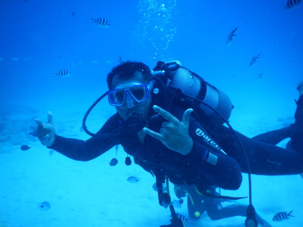 Under the Oceanic Fissure